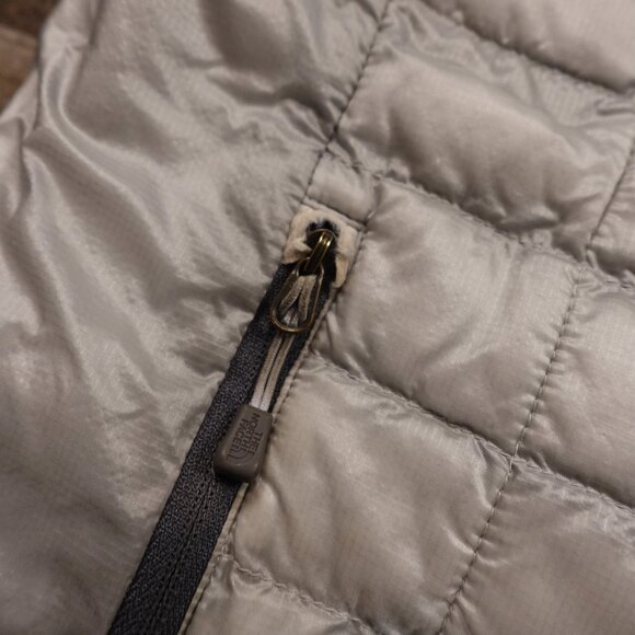 The North Face ThermoBall Jacket Men’s Large Gray/Black Lightweight Warm Outdoor - Picture 3 of 16